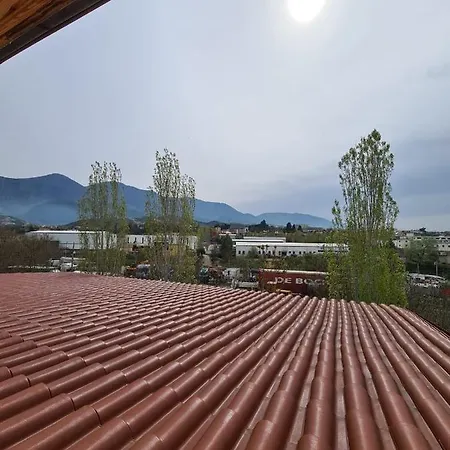 Séjour chez l'habitant Bar Kafe Pjetri *