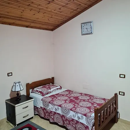 Bar Kafe Pjetri Patza-Kuqani