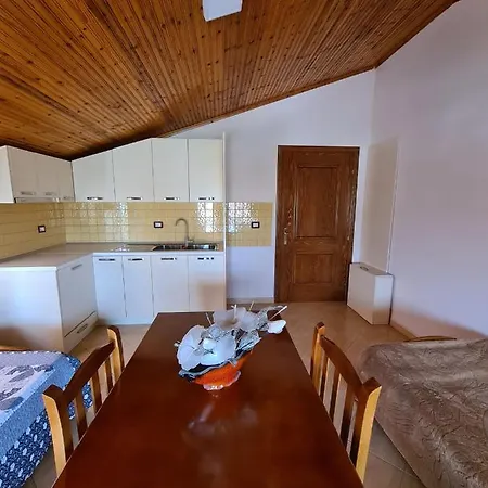 Bar Kafe Pjetri Patza-Kuqani