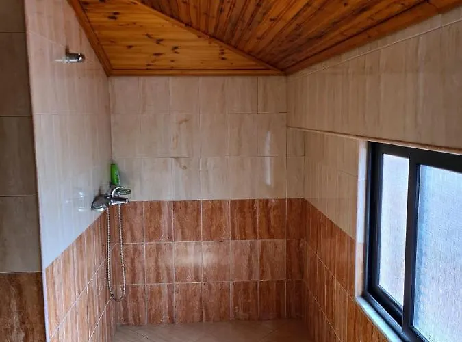 Bar Kafe Pjetri 民宿