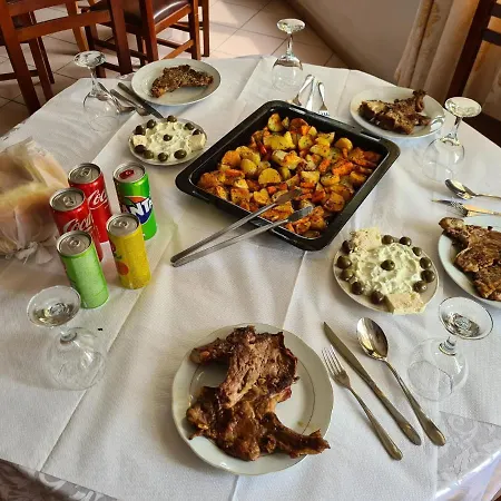 Bar Kafe Pjetri Patza-Kuqani