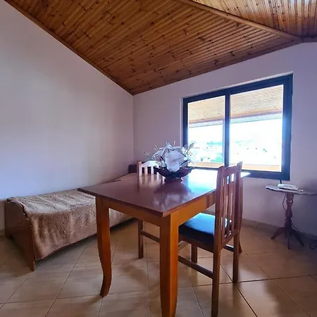 Bar Kafe Pjetri Homestay *