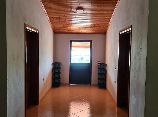 Bar Kafe Pjetri Ubytování v soukromí