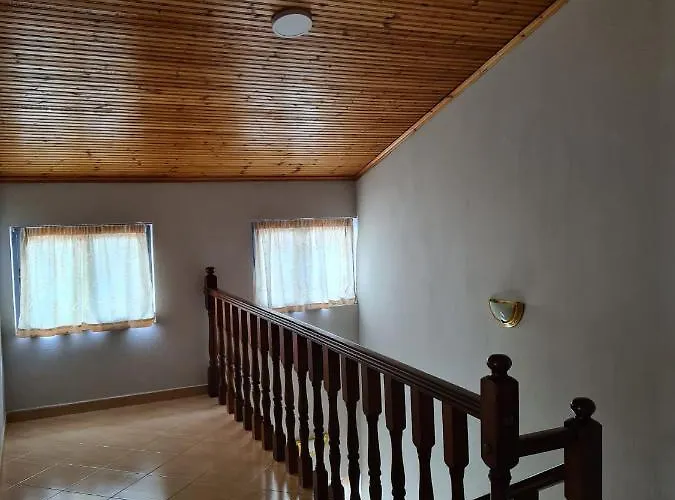 Bar Kafe Pjetri Ubytování v soukromí *