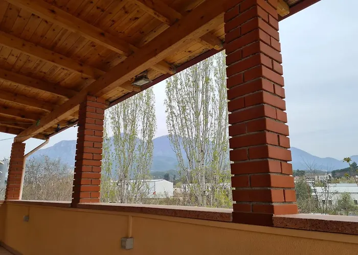 Homestay szállás Bar Kafe Pjetri *